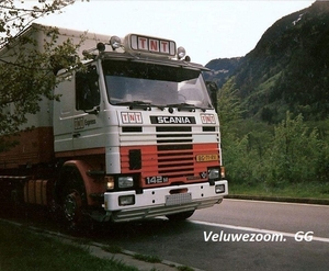 SCANIA-142M