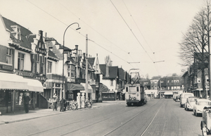 Let vooral ook op alles rondom de tram! A1004 + H6, Parkweg Voorb