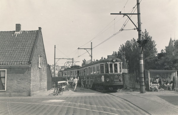 Zeestraat, halte Bronckhorststraat (bij Molenstraat). Tram naar N