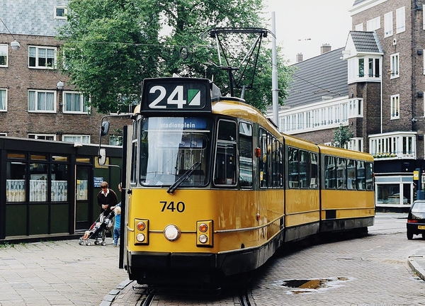 740 Lijn 24 - GVB luchtwagen