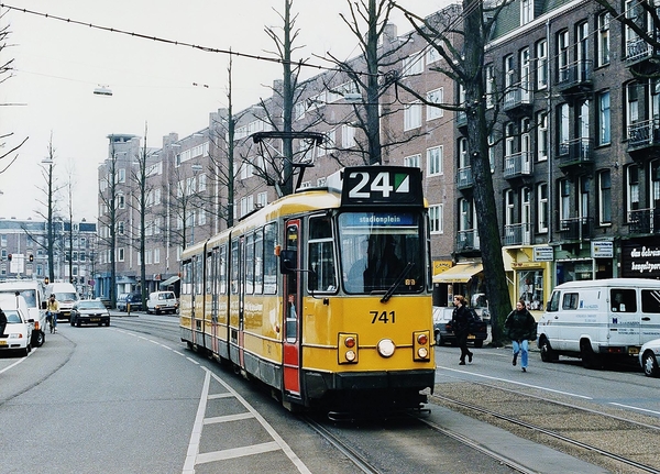 741 Lijn 24 - GVB luchtwagen