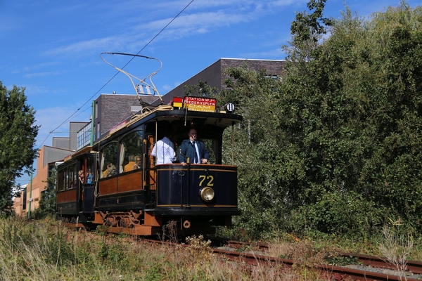 Hier de Union 72 met de 663 nabij het Jollenpad op weg naar Boven