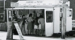 Grote Marktstraat hoek Raamstraat .1975.