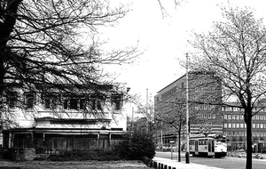 Links Restaurant Boschlust. Rechts het Ministerie van Landbouw Vi