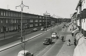 Van Musschenbroekstraat, gezien van het Lorentzplein richting Pas