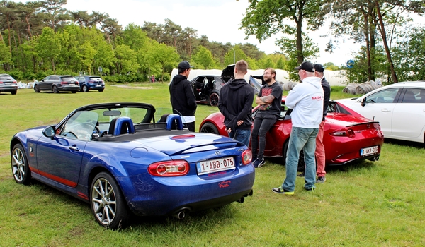 Noorderkempen-rit_finish_MX5_blauw-20j_Mannen-fachsimpeln