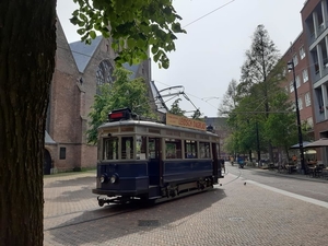 A327. Er werd vanuit het depot Scheveningen via lijn 9 en 15 naar