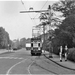 Oegstgeest 1959-60 rijdt de A 322 in de Leidse Buurt op de Rhijng