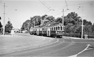 Oegstgeest Op de splitsing van de Geversstraat, Rhijngeesterstraa