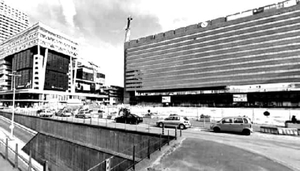 1951 naar de  Bezuidenhoutseweg even voorbij de Rijnstraat tegeno