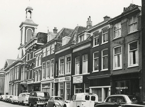 Assendelftstraat 49-33, gezien van de Korte Lombardstraat naar de