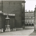 Den Haag. Binnenhof, doorkijkje met pomp. ca.1936.