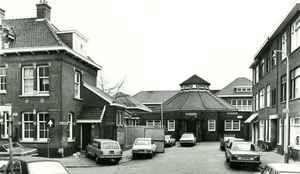 Gerard Doustraat liep van het Badhuis en Kleuterschool bij de  Ja