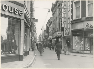 puistraat richting Lange Poten-Spui 1968