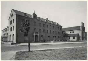 Troelstrakade, hoek Erasmusweg, klooster 'Mariaburcht' (Congregat