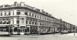 Van Ostadestraat 360-516, gezien van de Vaillantlaan richting de 