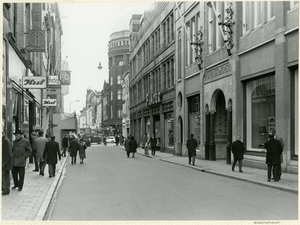 Wagenstraat, tussen de Venestraat en de Grote Marktstraat, gezien