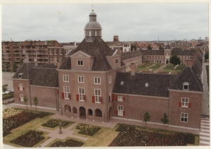 Warmoezierstraat 44-206 met een prachtfoto van het hofje van Nieu