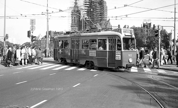 De 903 is ook een museumwagen, hier te zien op een zomerse dag in
