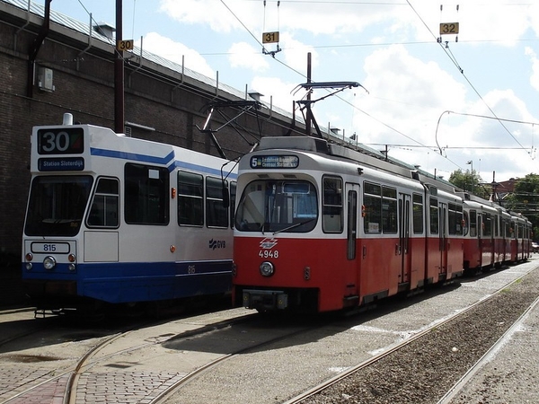 GVB 4948 naast 815, Remise havenstraat, 20 juli 2008