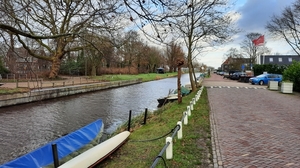 Broek in Waterland station van Broek in Waterland. We kijken rich