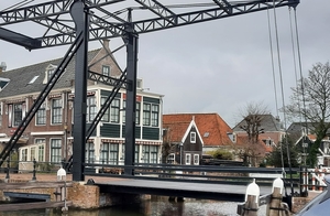 Edam De brug bestaat nog steeds, ook al ligt er sinds 1944 geen r