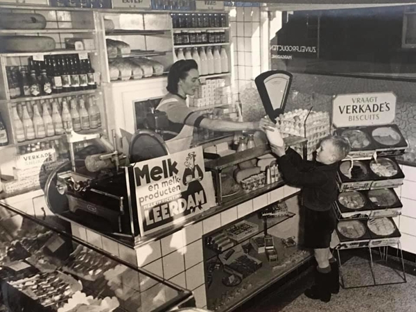 Jeugdige klant   1952