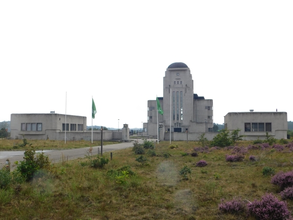 Radio Kootwijk,is gebouwd in 1918 en ligt bij het gelijknamige do