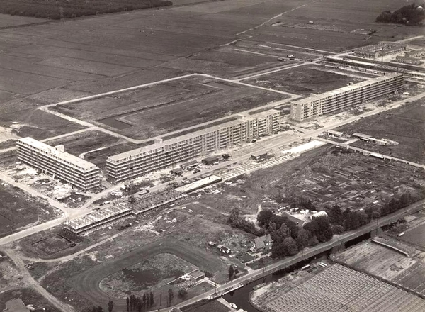 1965. Bouw van de Gravin Juliana van Stolberglaan Leidschendam
