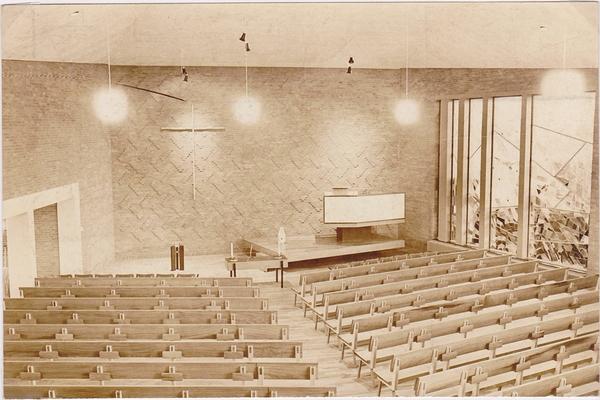 Interieur van de Kruisheuvelkerk