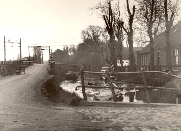 Middenweg-Kostverlorenweg-Veeneweg-Broekweg-Polderweg