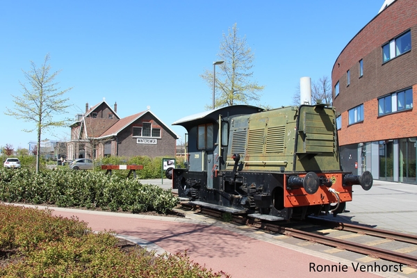 Ex NS Sik 289 staat als monument bij het oude GOLS station van Wi