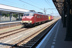 30 mei 2021 Motorposten 3029 en 3031 door station 's Hertogenbosc