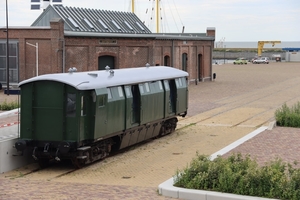 De voormalige NS D6066 op de resten van de havensporen in Harling