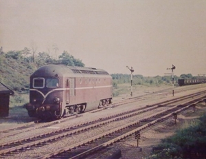 Locomotief 2601 vertrekt als losse loc vanaf het emplacement Mook