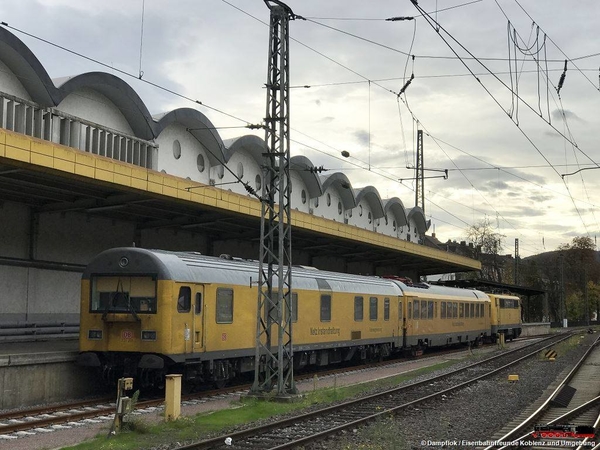 (2020-10-25) Elektrische locomotief 111 059-2 van DB onderhoud in