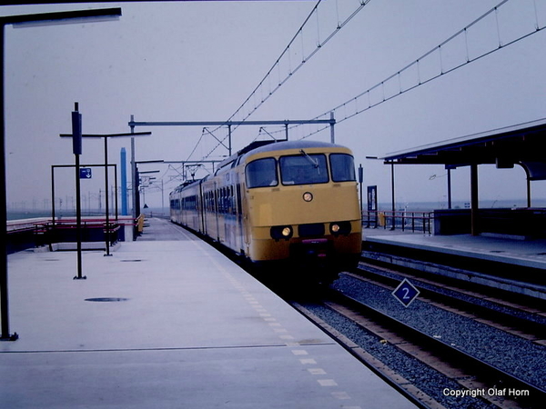 NS 2860 Almere station Buiten