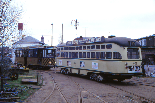 1024 Getrokken door de Rotterdamse (diesel-) rangeermotorwagen 54