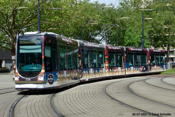 05-07-2021 Delftseplein, emr.2126 lijn 25.