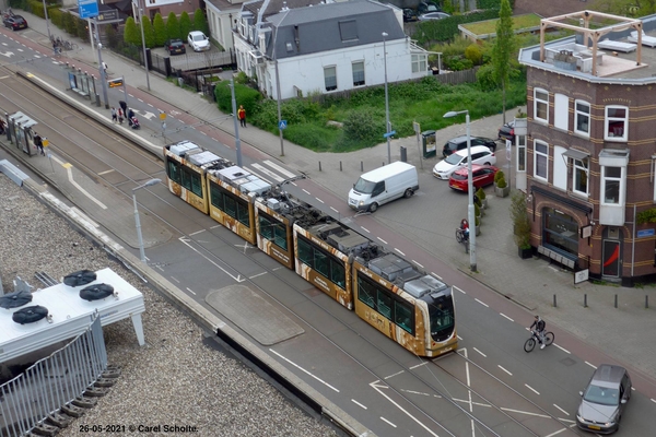 26-05-2021 Bergweg, emr.2101 en emr.2104 beide op lijn 4.