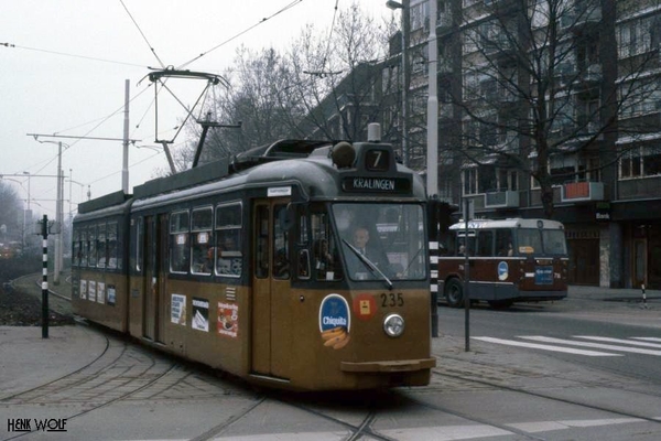 235 24 februari 1982