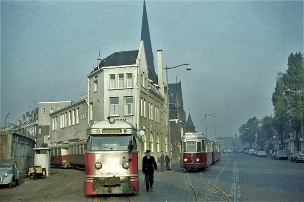 Rosestraat, want het is de laatste keer dat er twee trams achter 