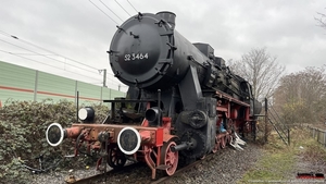 (2020-12-11) Stoomlocomotief 52 3464 bij station Lehrte