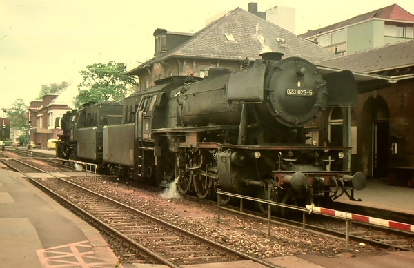 23 023-5 van de SSN Bad Mergentheim op 5 september 1975.