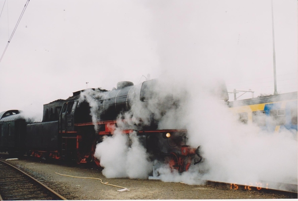 23023 in Eindhoven  15-12-2001-6