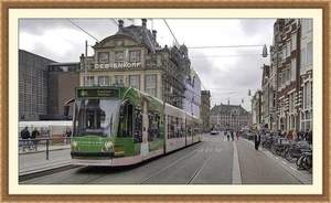 2094Damrak rijdt langs de Bijenkorf GVB 2094 met Hudson's Bay rec