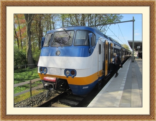 2990 Harderwijk oude Sprinter in de Vla-Flip kleur als stoptrein