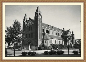 Kamperfoelieplein, R.K. kerk van de H. Familie (arch. J. Stuyt) 1