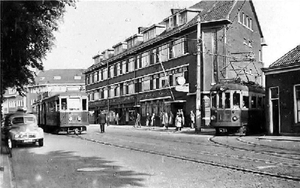 Door gaande tram naar Den-Haag en de lookaal dienst in de remise