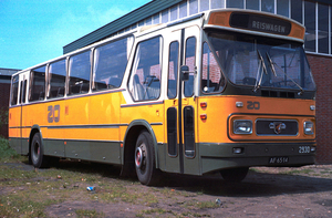 2930 Leyland-Den Oudsten semi-touringcar van de Zuidooster